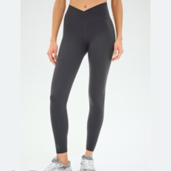 Splits59 Mia Rigor Set in Graphite - Picture 3 of 4